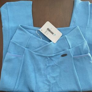 Gymshark cropped leggings. Bought here. Never wore. Down sizing